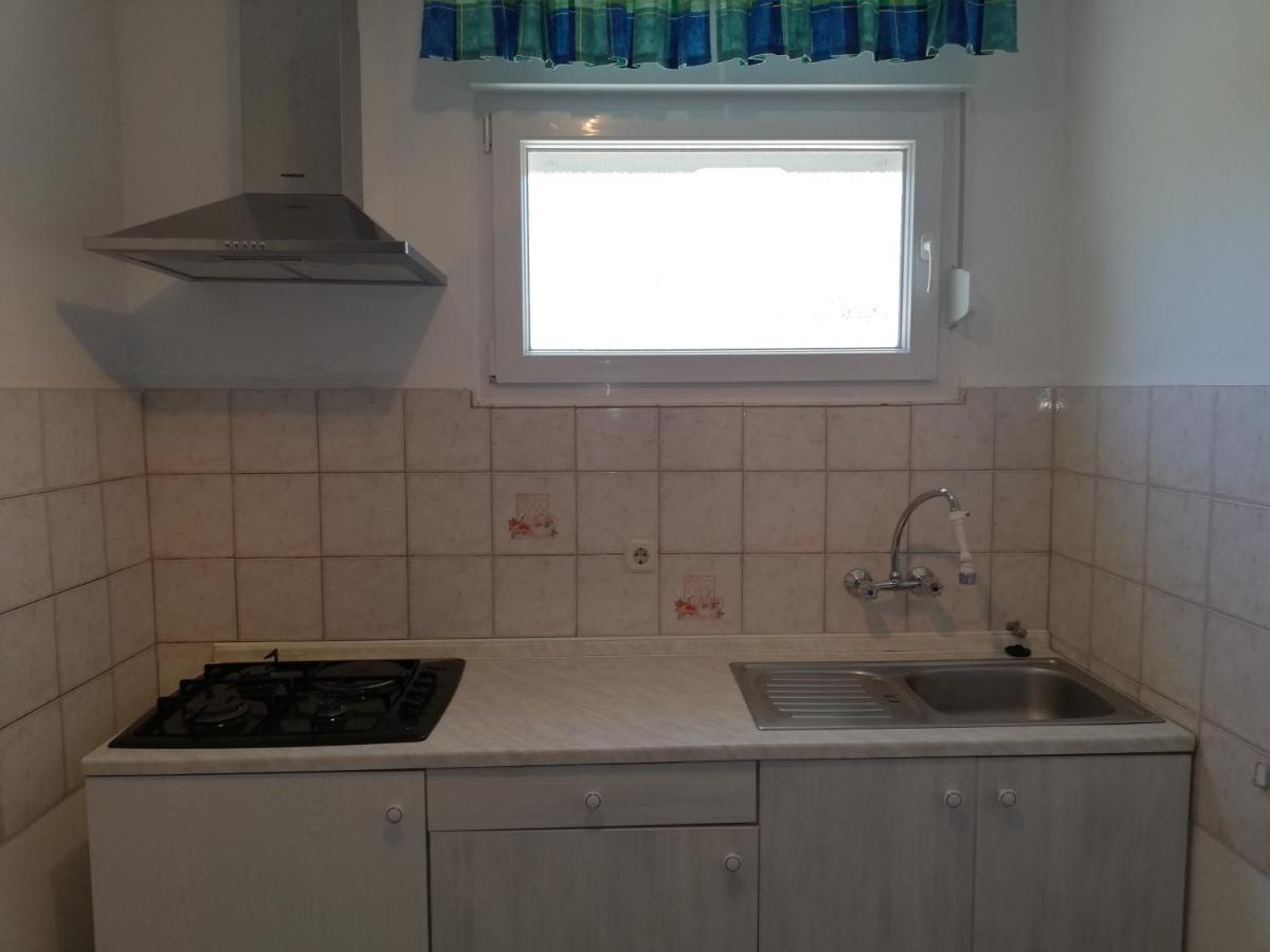 Edy Apartment Banjole Luaran gambar